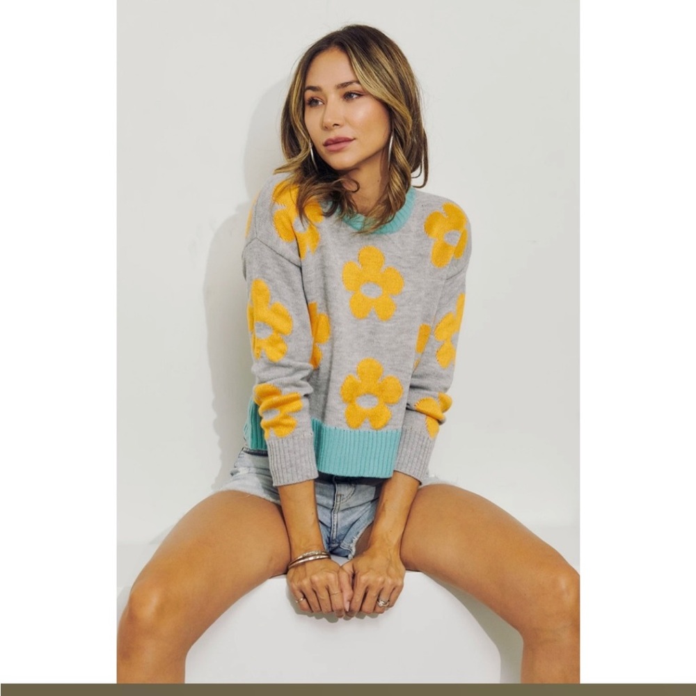 Retro Flower Sweater in size S